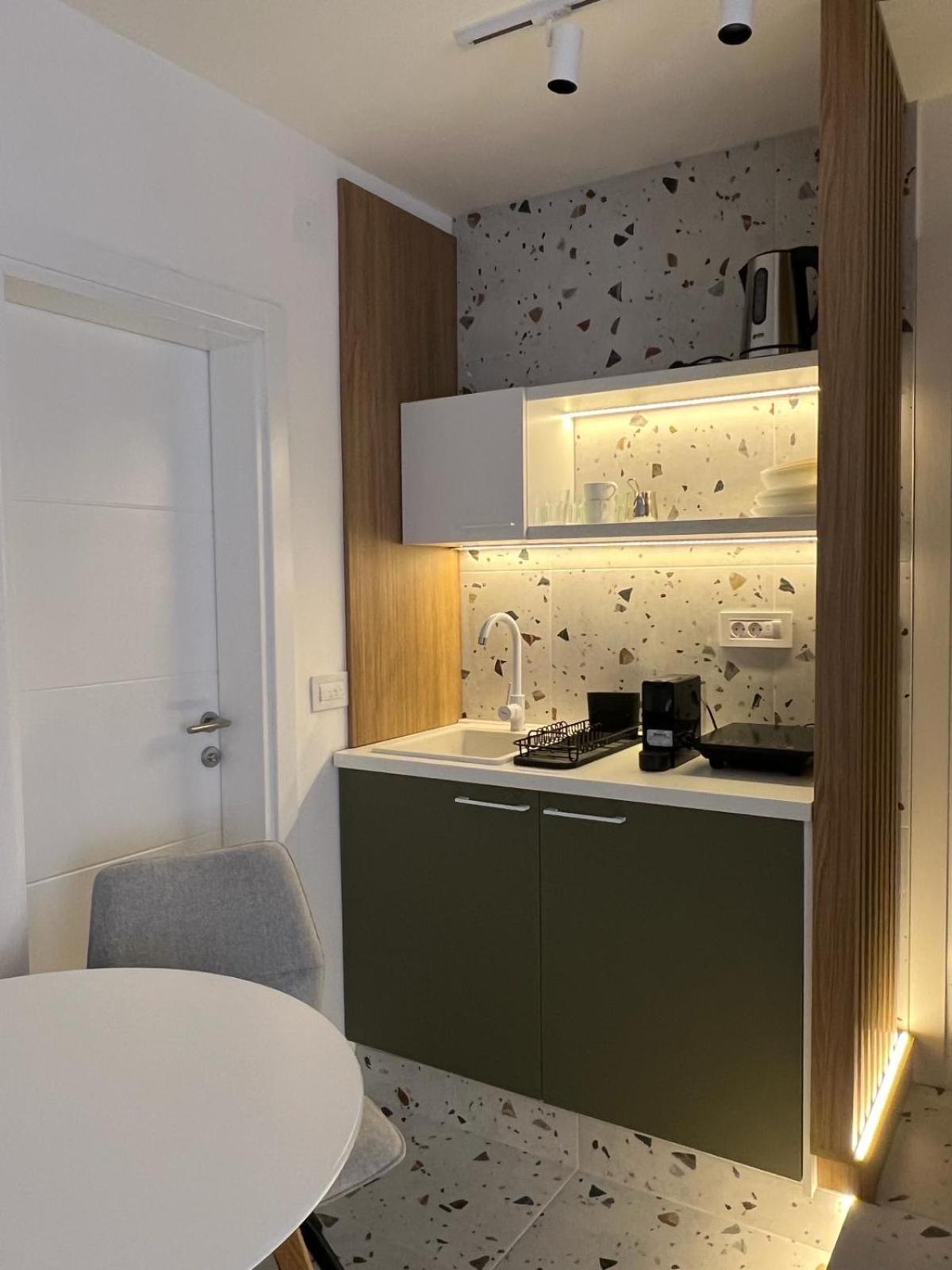 Red Riding Hood Apartment Belgrade Exterior photo